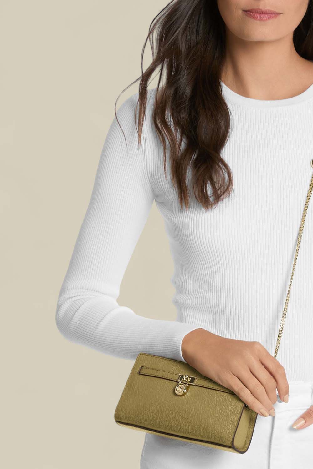 תמונת כל הלוק של תיק קרוסבודי אקסטרה סמול